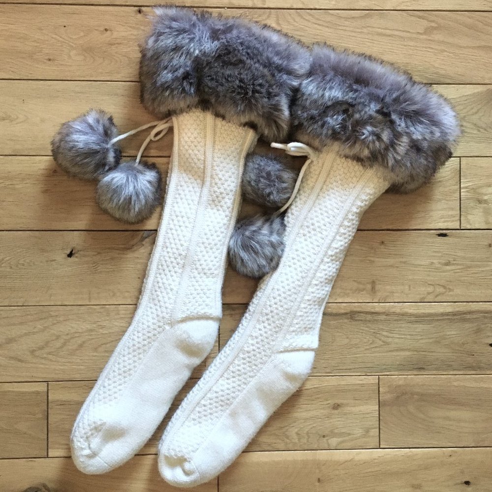 Mori Kei Chunky Knit Faux-Fur Trimmed Reading Socks With Pom Poms